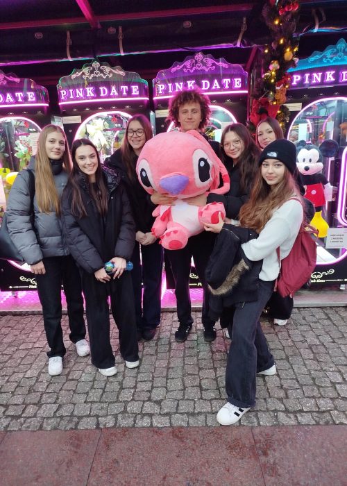 98bc0285-f6f4-48f1-a7f2-7ee0e8810c6e