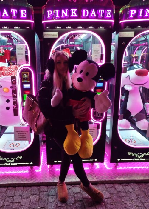 b243d09c-6277-47a7-a706-0bf40e13f99d 3